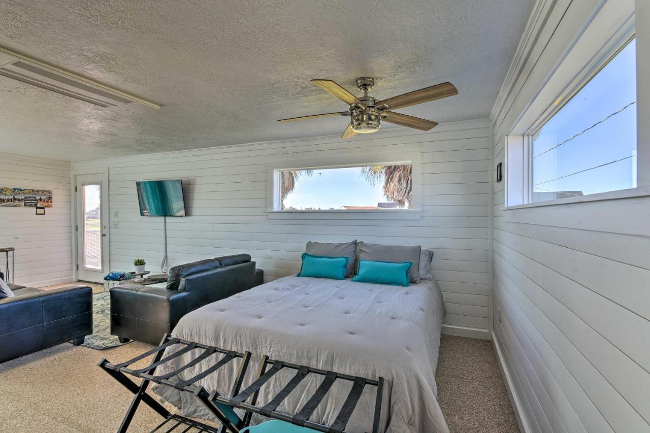 Open-Concept Cottage Less Than 1 Mi To Beach! サーフサイド・ビーチ エクステリア 写真