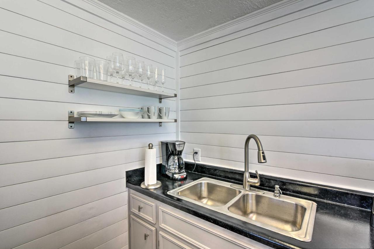 Open-Concept Cottage Less Than 1 Mi To Beach! サーフサイド・ビーチ エクステリア 写真
